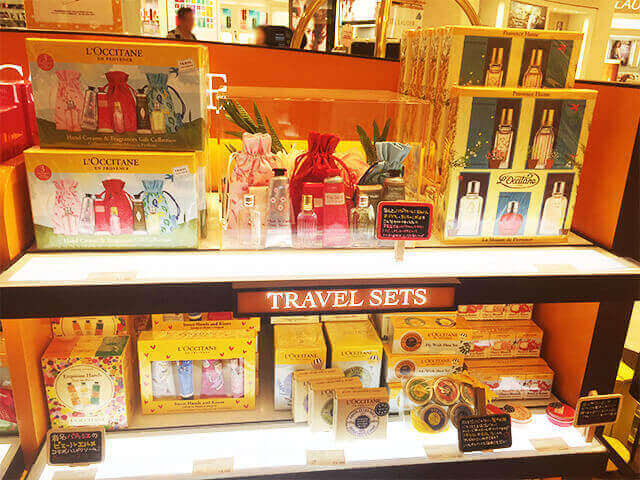 L'OCCITANE travel set