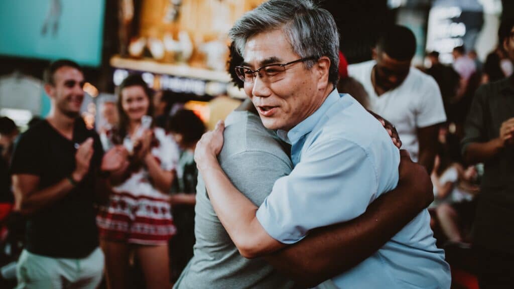 美国移民的昨日、今日与明日：历史回顾与未来展望的综合分析