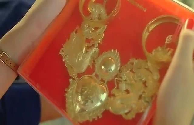 从“移民三部曲“，看香港女性导演张婉婷镜头下的边缘人生