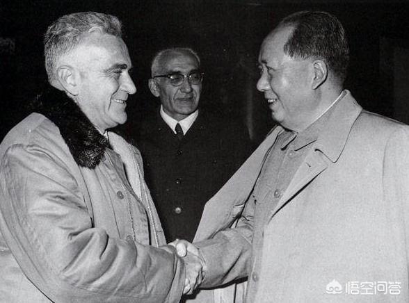 每年有没有美国人移民中国？如果有数量是多少？