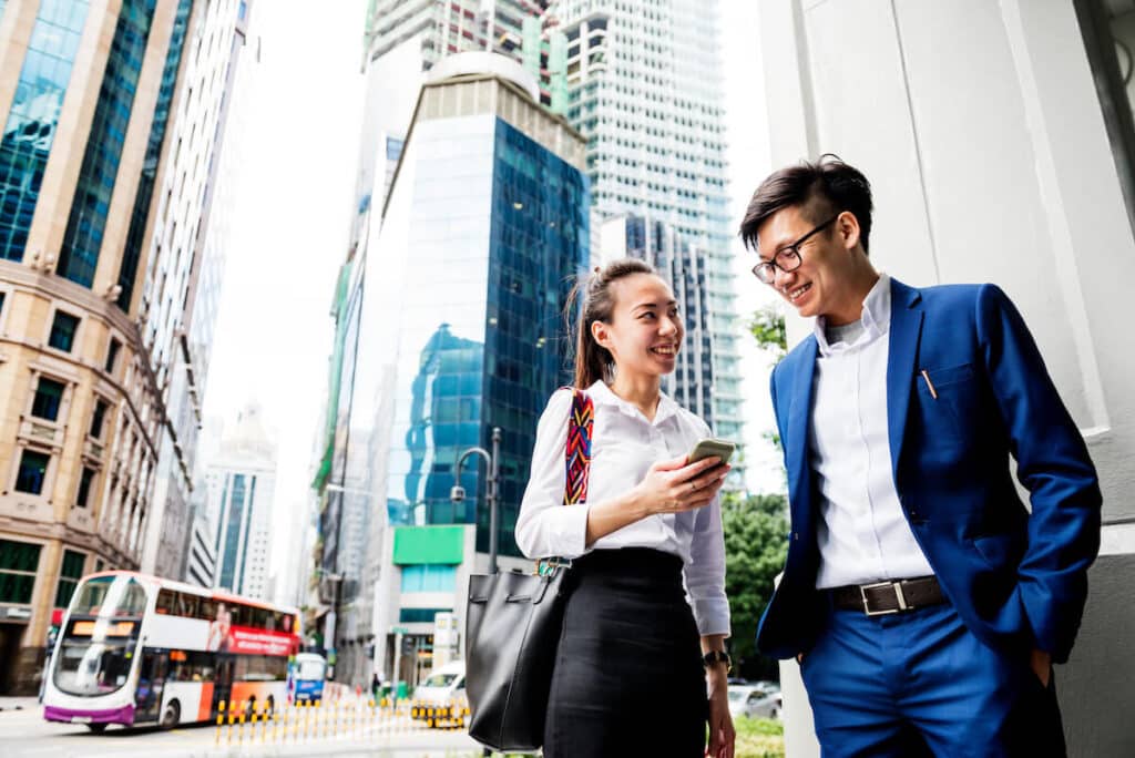 移民就业：在美国工作的注意事项——法律、文化与实践策略全面指南